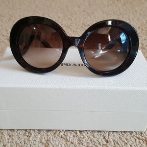 Auth Prada minimal baroque sunglasses